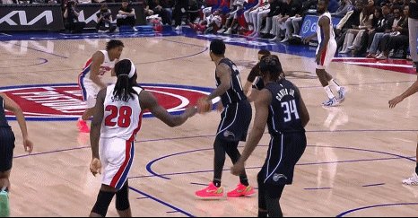 脚踝变形重伤 艾维腾飞之年却遭意外重创